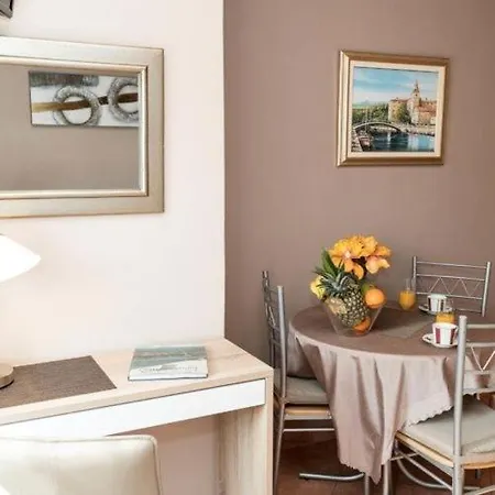 Studio In With Sea View, Terrace, Air Conditioning, Wi-fi * Crikvenica